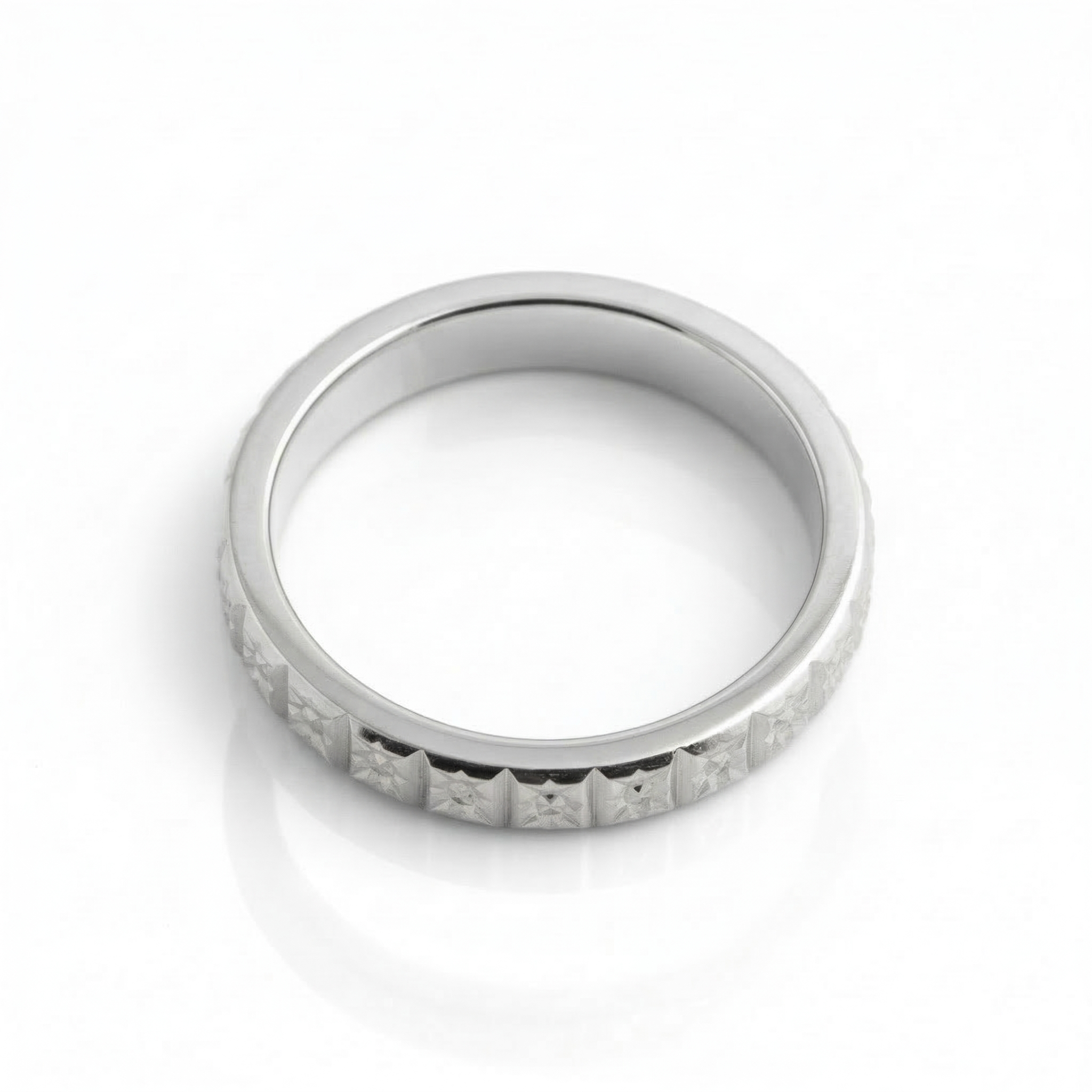 Alliance en or blanc 18 carats 